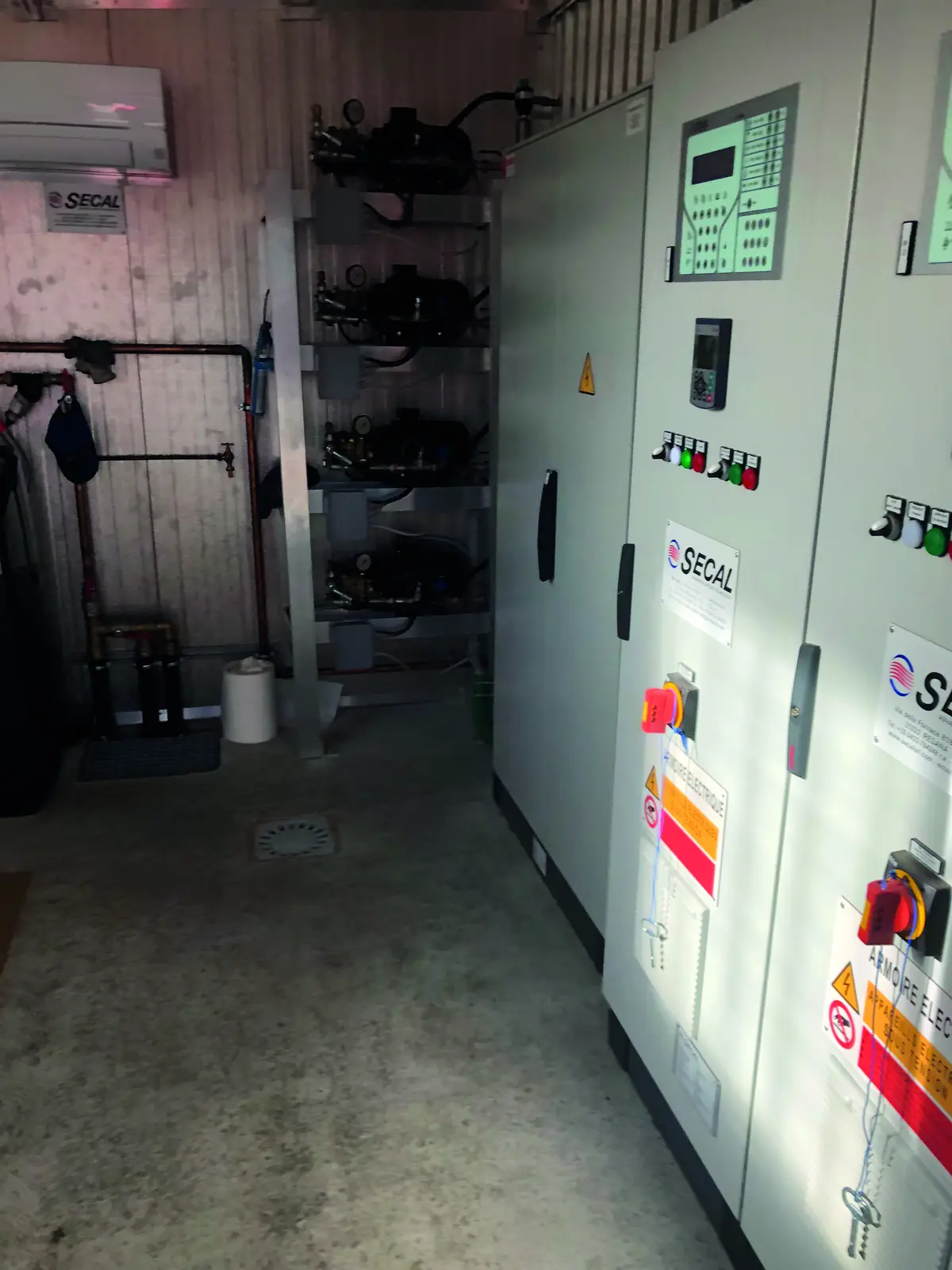 Armoires &eacute;lectriques de la salle de contr&ocirc;le