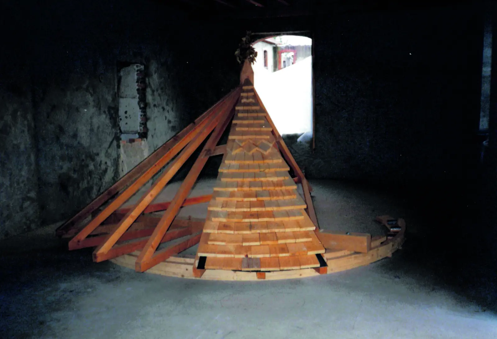 &Eacute;tude de charpente conique couverte de bardeaux en bois