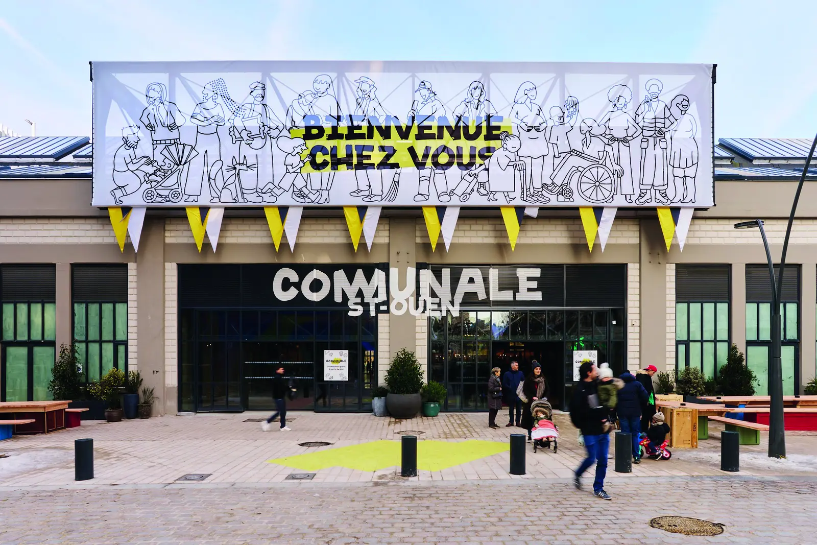 Fa&ccedil;ade de la halle Communale &agrave; Saint-Ouen