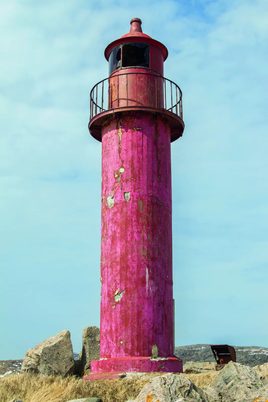 Phare rouge de l’île aux Marins à Saint-Pierre-et-Miquelon