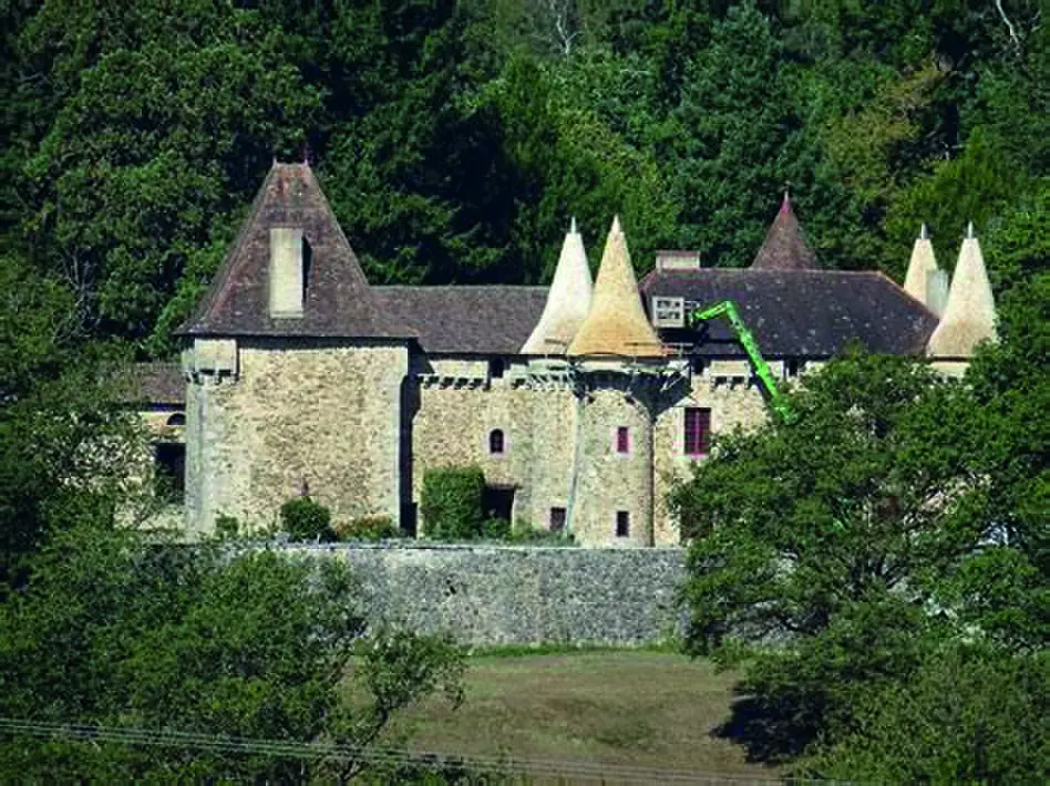 Le château du domaine de Vieillecour et ses toitures en bardeaux