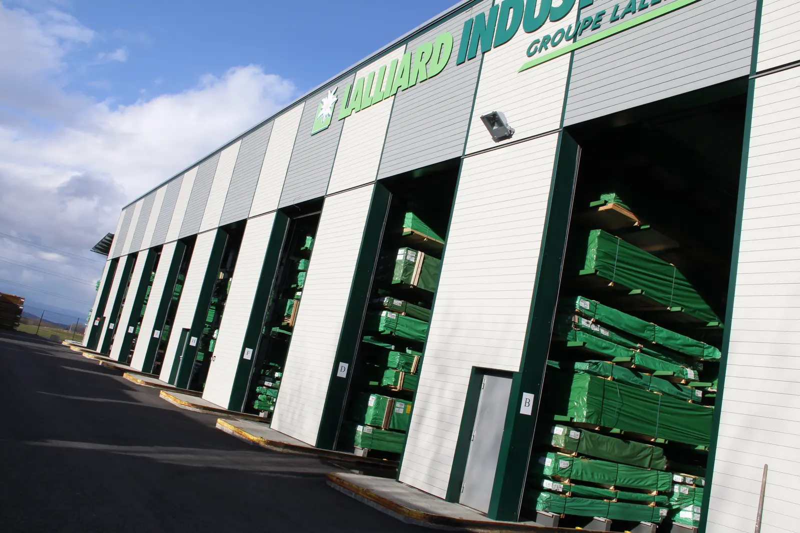 B&acirc;timent de stockage Lalliard Industries