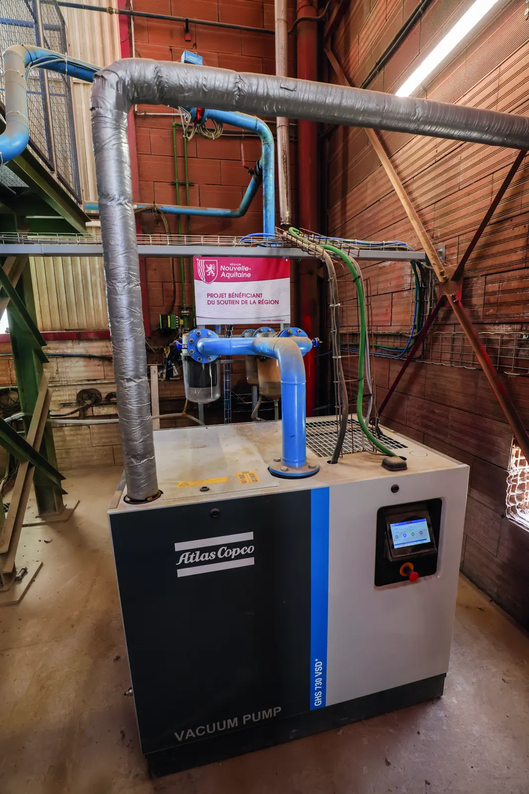 Pompe à vide électrique installée dans l’usine